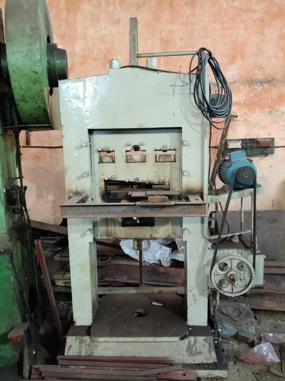 Hydraulic Cutting Machine (Flat, Channel & Angle)